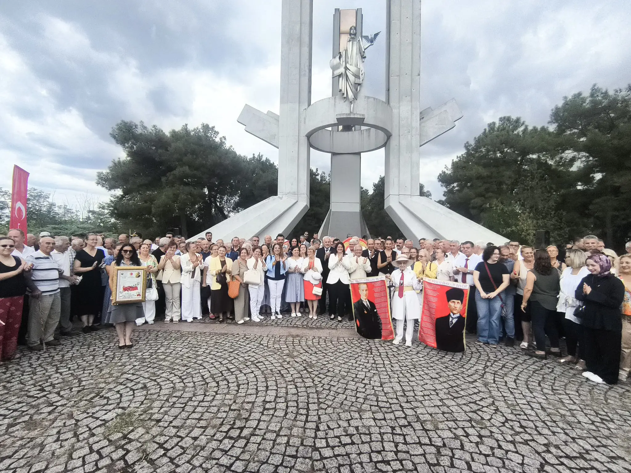BAŞKAN GENCAN: " BİZİM YÖNÜMÜZ; GAZİ MUSTAFA KEMAL ATATÜRK'ÜN GÖSTERDİĞİ ÇAĞDAŞLIK HEDEFİDİR " galeri görseli
